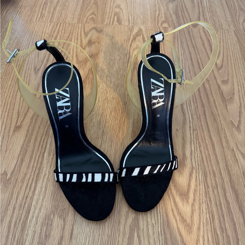 Zara Black and White Heeled Sandals. Yellowing on the straps.